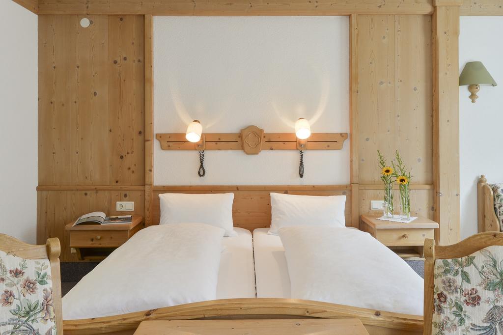 Hotel Sonnblick Wald am Arlberg Δωμάτιο φωτογραφία