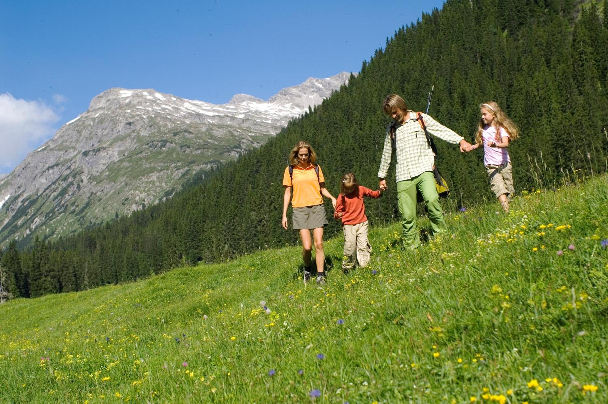 Hotel Sonnblick Wald am Arlberg Εξωτερικό φωτογραφία
