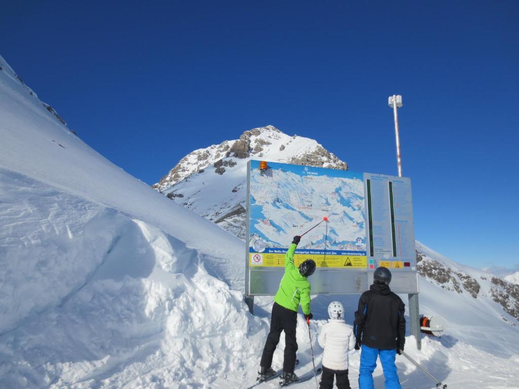 Hotel Sonnblick Wald am Arlberg Εξωτερικό φωτογραφία