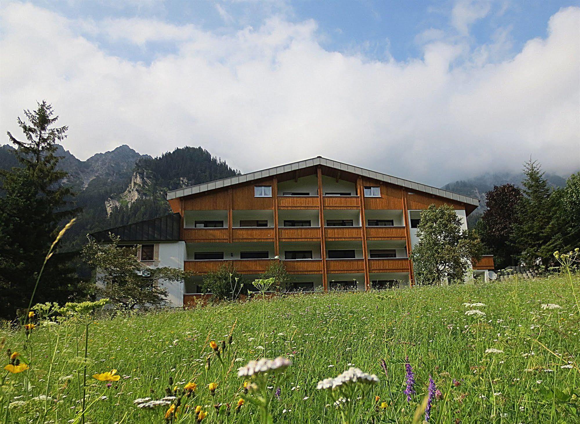 Hotel Sonnblick Wald am Arlberg Εξωτερικό φωτογραφία